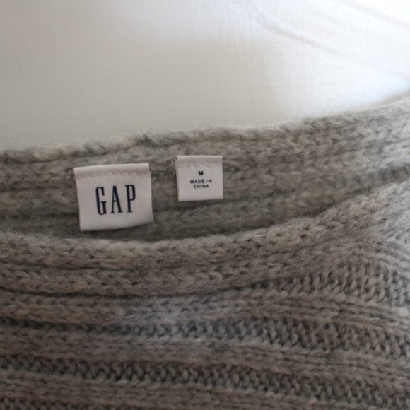 NWOT GAP Grey Mid-Length Sweater - Picture 3 of 6
